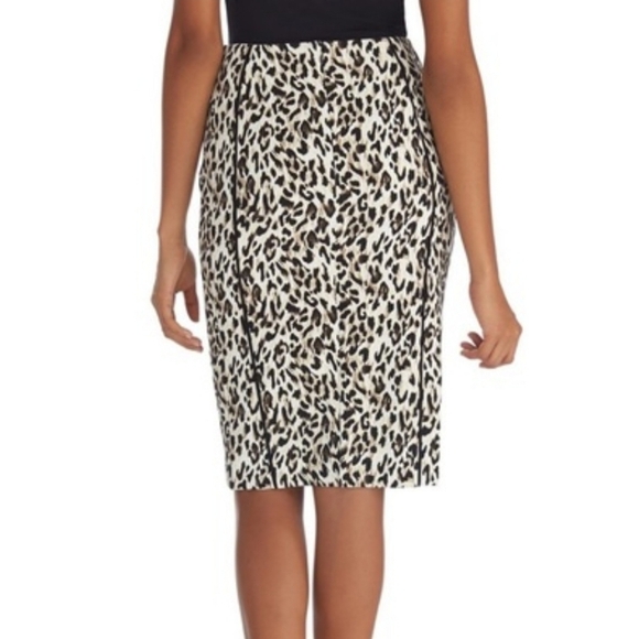 WHBM Leopard Print Pencil Skirt Size 6 New - Picture 11 of 11